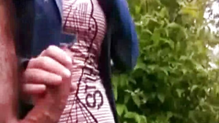 Sarısaçlı oğlan qırmızısaçlı gözəli yaxşı sikir