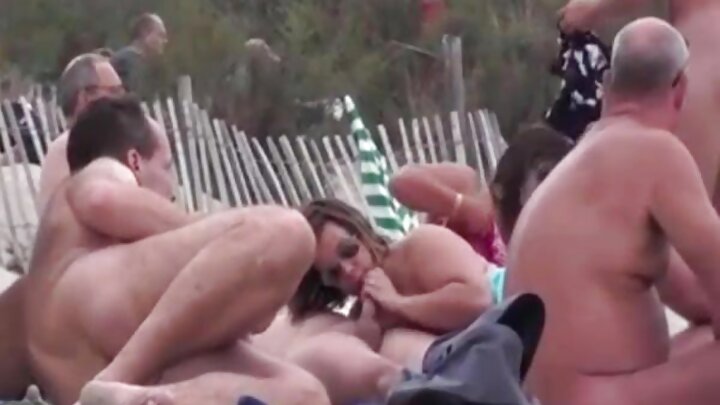 Gözəl bir qızla rus dilində anal porno