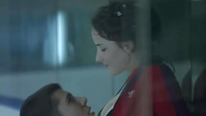 Arıq bir qız vaginal döymə etmədən keçməzdi