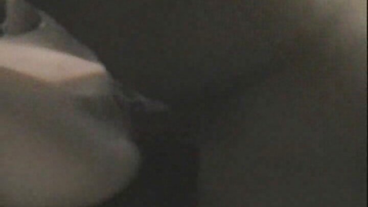 Rus qızı və bir oğlanla gözəl porno video