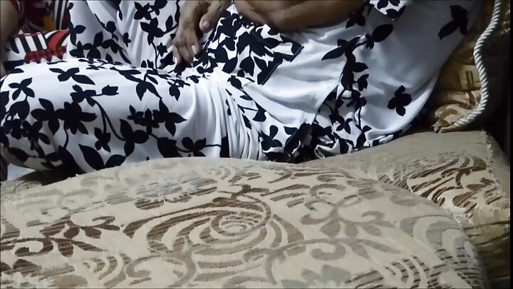 Kişi gözəl qızlarla sikişdiyi yer üçlü porno