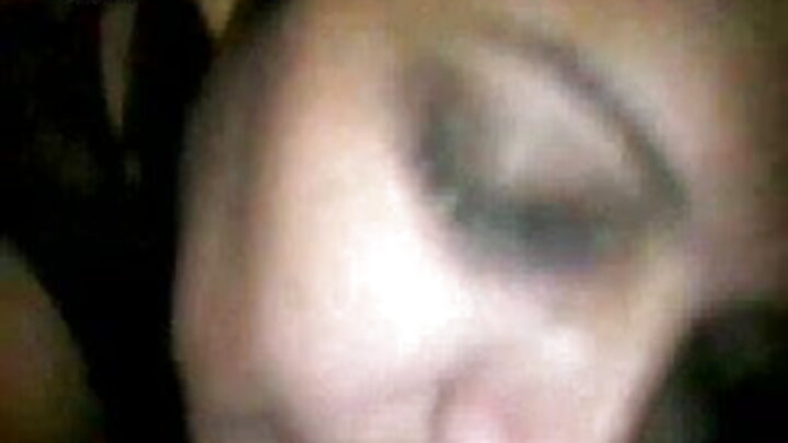 Arıq Mia River ögey atasının nəhəng sikindən həzz alır