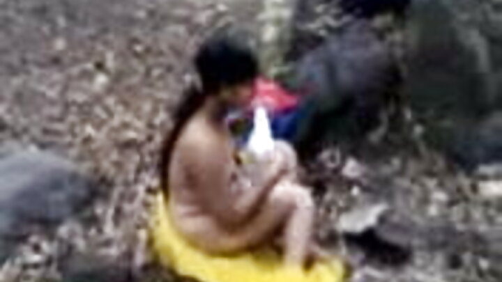 Bir oğlanın seksual bir qızla sikişdiyi danışıq pornosu