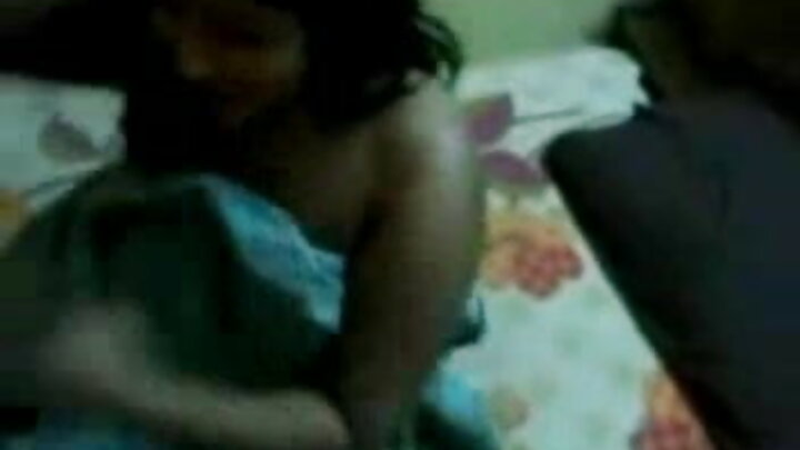 Jenny Rose gənc bir oğlan tərəfindən sərt sikilir