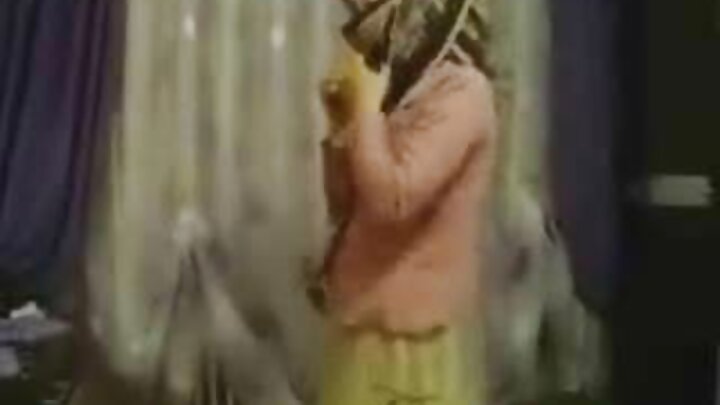 Rus söhbətləri ilə kollec porno məclisi