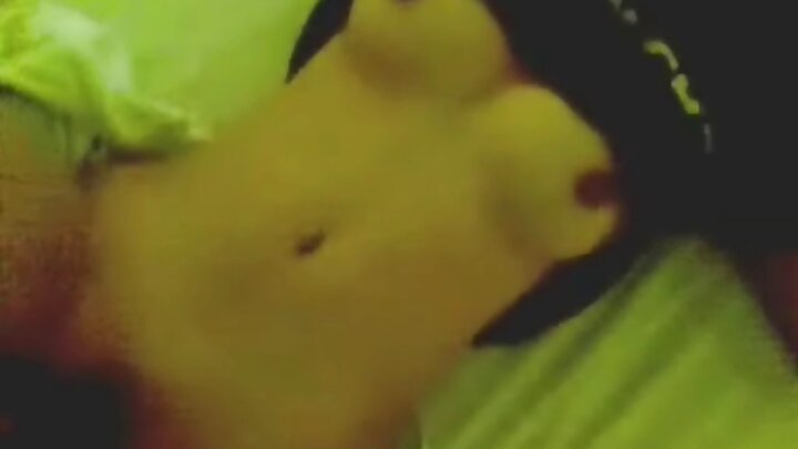 Sarışın qadının kirayəçisini sikdiyi rus porno