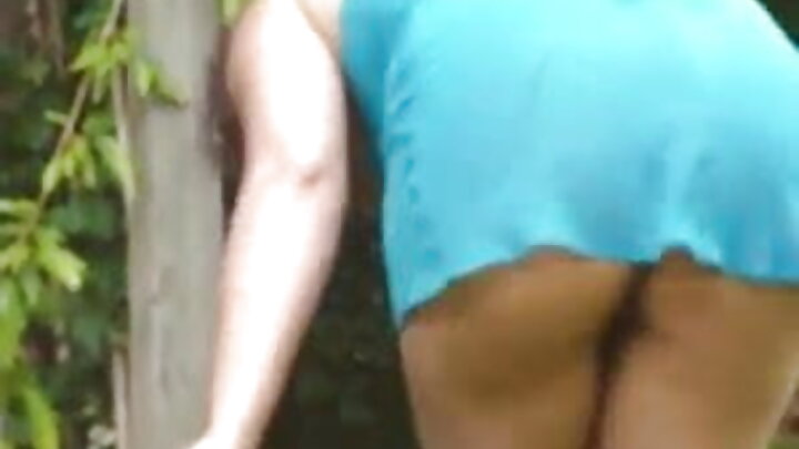 Bir oğlanın gözəl qızlarla sikişdiyi hardcore porno