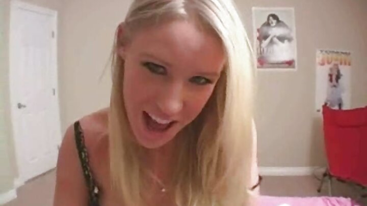 Sarışın bir oğlanla sikişdiyi rus pornosu
