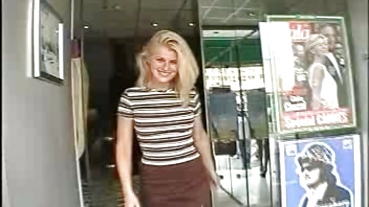 Əzələli qaradərili kişi Zazie Skim ilə sevgilisinə xəyanət edir