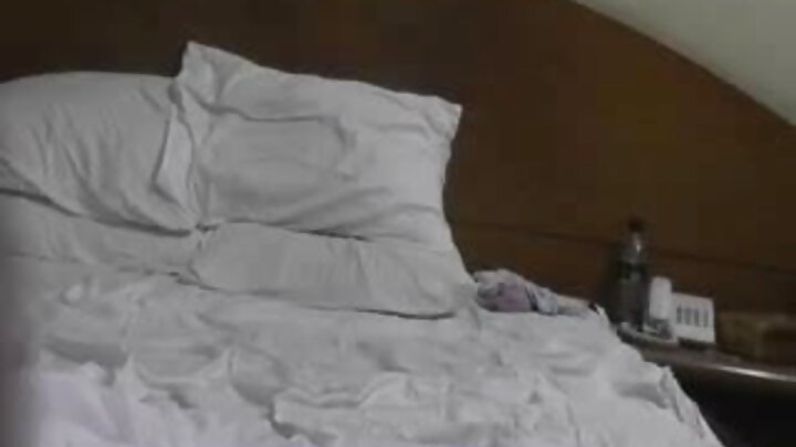 Rus sarışın Mila Liones ilə ev porno