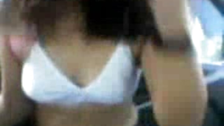 Möhtəşəm model ərinin qarşısında cuckold pornosu çəkir