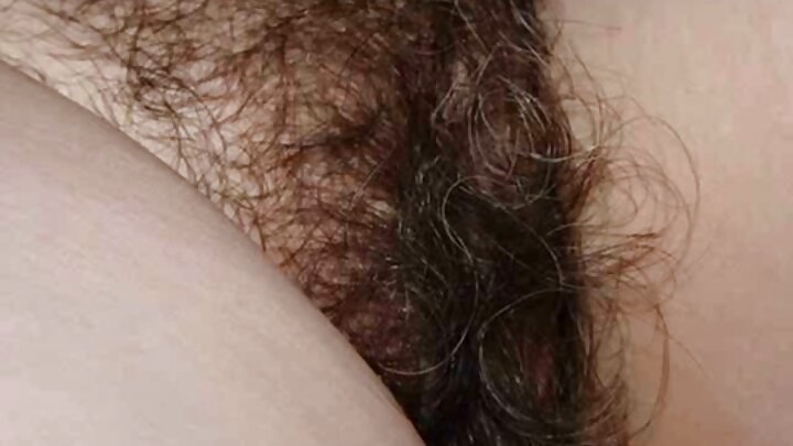 Bir oğlanın şirin tələbə amcıqını sikdiyi rus pornosu
