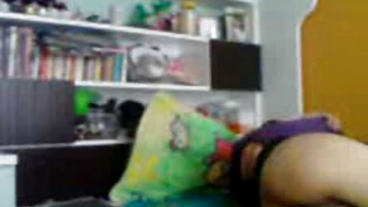 Fahişənin ögey qardaşını sikdiyi rus porno