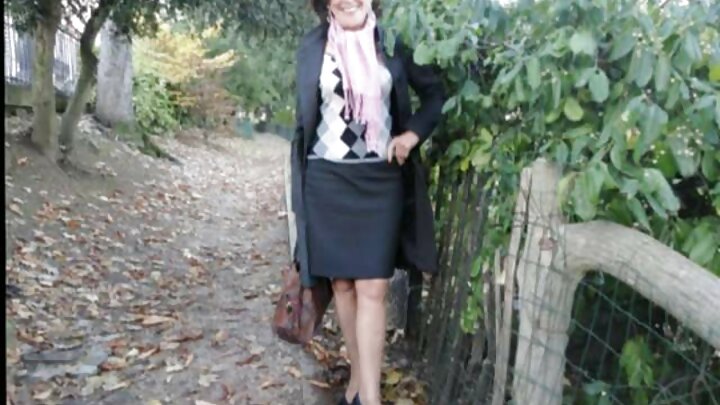 Kadent gənc qızla, Kloe Kaprinin amcığını sikir