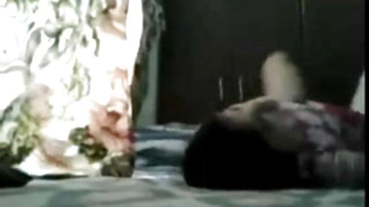 Alinika sevgilisi ilə ev rus pornosunda