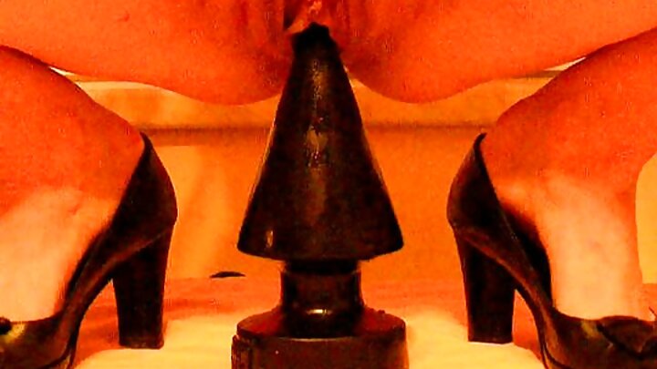 Seksual model seks etmək üçün dostunun evinə gəldi