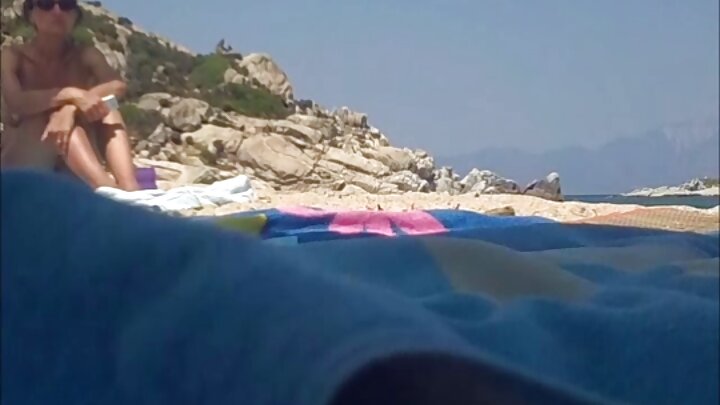 Bir oğlanın qırmızısaçlı ilə sikişdiyi rus pornosu
